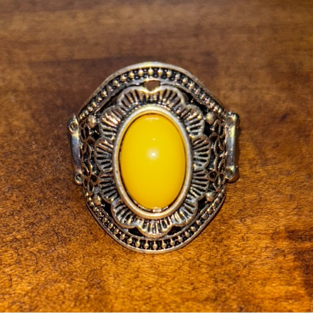 Vintage Style Yellow Stone Ring